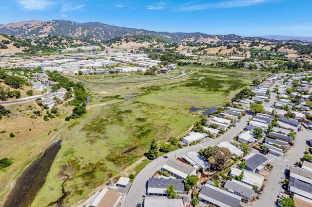 258 Yosemite Road, San Rafael CA: https://media.crmls.org/mediaz/d0db6bc1-4774-47bc-b8ef-f6491eeaa42a.jpg