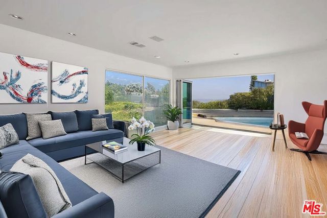 Image 7 of 36 For 1000 Stradella Road