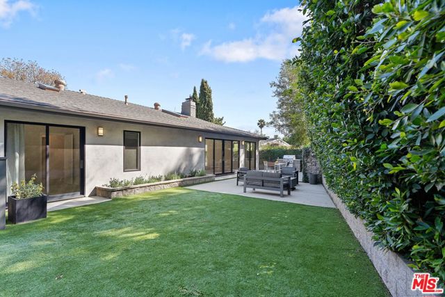 2829 Westbrook Avenue, Los Angeles CA: https://media.crmls.org/mediaz/d0dc1583-55ea-4170-b0dd-108ae87492c1.jpg