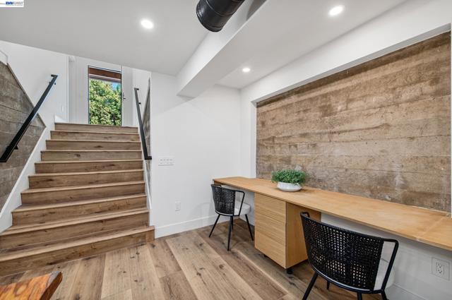 Image 29 of 49 For 4073 Stanley Blvd