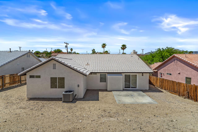 67618 Loma Vista Road, Desert Hot Springs CA: https://media.crmls.org/mediaz/d0dcf798-3bee-4c47-b138-a2fdf18dba21.jpg