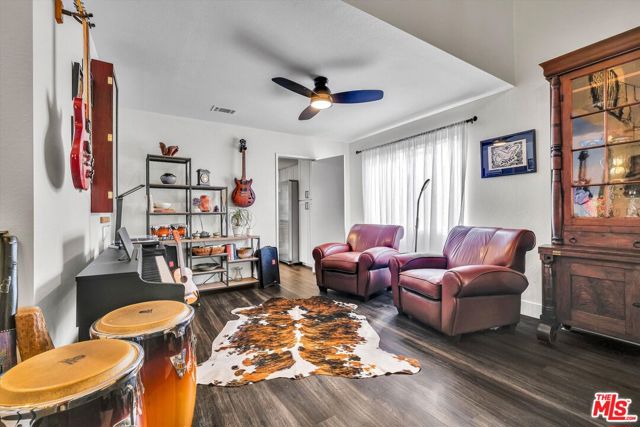 16424 Bubbling View Circle, Cerritos CA: https://media.crmls.org/mediaz/d0dd9dbb-0f04-4a58-8539-af5f615a3fee.jpg