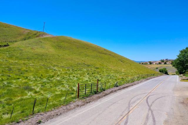 6821 Silver Creek Road, San Jose CA: https://media.crmls.org/mediaz/d0df0f88-9d39-49aa-bc6d-e810dc9bef01.jpg