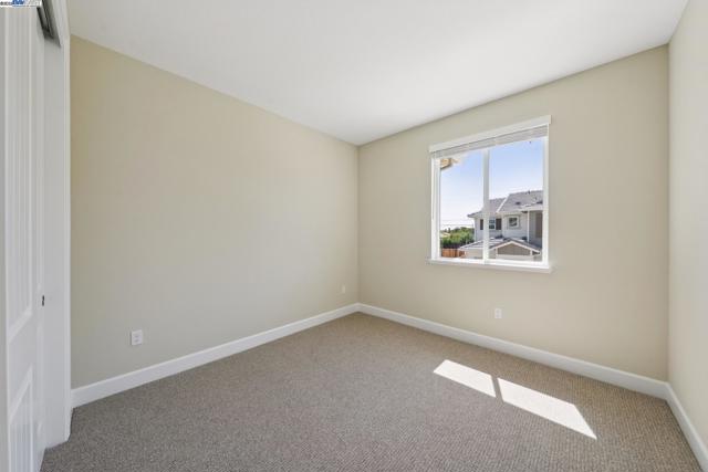 1305 Sunningdale Lane, Fairfield CA: https://media.crmls.org/mediaz/d0df1807-1133-4ada-aae7-25acb6661c8f.jpg
