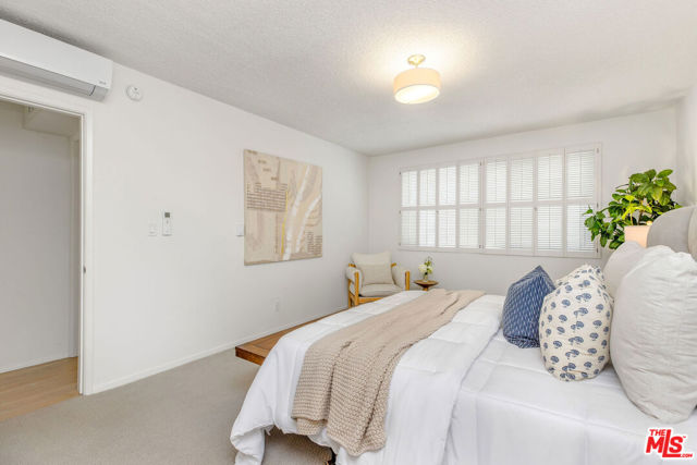 930 3rd Street, Santa Monica CA: https://media.crmls.org/mediaz/d0df7b67-d7e4-4f02-9875-bddcd1d6dddf.jpg