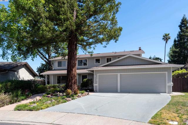 310 Trestle Glen Ct, Walnut Creek CA: https://media.crmls.org/mediaz/d0e0a9fd-970c-4b6e-8b20-920fe522e90c.jpg
