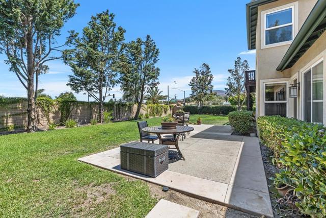 1833 Corte Galeana, Chula Vista CA: https://media.crmls.org/mediaz/d0e0bafd-ee8e-48a2-86c4-fec60eaf2d6c.jpg