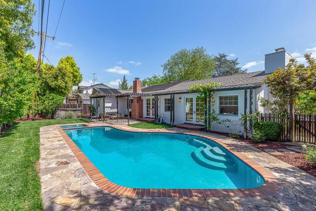 1532 Meadow Lane, Mountain View CA: https://media.crmls.org/mediaz/d0e0cd13-6047-41cf-a8d3-d0617f539964.jpg