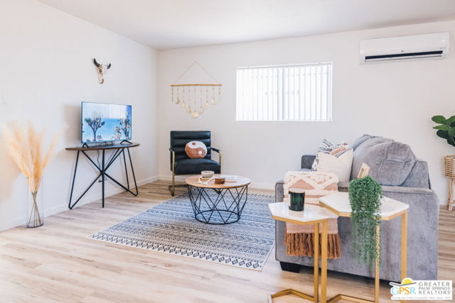 6974 Apache Trail, Yucca Valley CA: https://media.crmls.org/mediaz/d0e12798-ea21-45b1-ba4f-24b8d6acc055.jpg