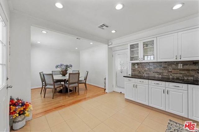 1430 N Dominion Avenue, Pasadena CA: https://media.crmls.org/mediaz/d0e12811-6ee7-4bcd-a66a-2e4e1b70b914.jpg