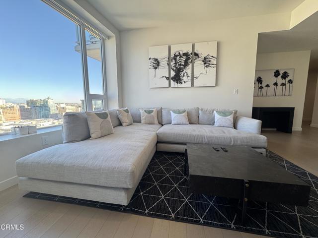 Detail Gallery Image 6 of 14 For 1050 S Grand Ave #2004,  Los Angeles,  CA 90015 - 2 Beds | 2 Baths