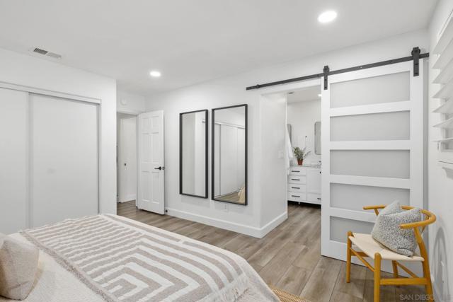 17268 Bernardo Oaks Dr, San Diego CA: https://media.crmls.org/mediaz/d0e1a0fa-81d9-4926-990d-6e413086c345.jpg