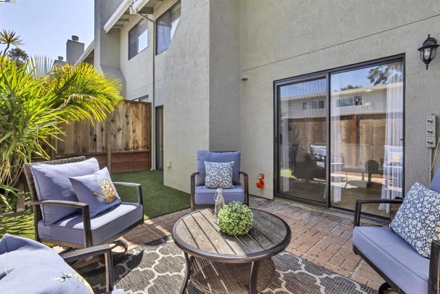 20340 Forest Ave, Castro Valley CA: https://media.crmls.org/mediaz/d0e1a774-34c6-448b-8a89-27d585b6b667.jpg
