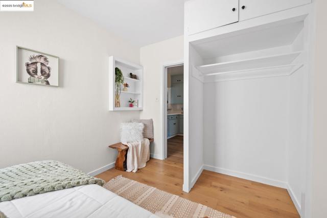 1241 Park Ave, Alameda CA: https://media.crmls.org/mediaz/d0e1b4dc-4d4f-4956-9fe4-1fcd48139afb.jpg