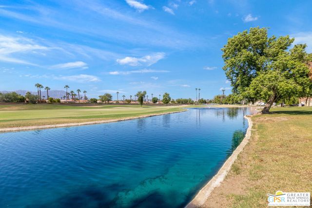 41387 Princeville Lane, Palm Desert CA: https://media.crmls.org/mediaz/d0e1cb8a-4159-481b-8336-274170d8c61c.jpg