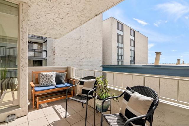 3920 Riviera Dr, Pacific Beach (San Diego) CA: https://media.crmls.org/mediaz/d0e20898-2653-44c6-9e7f-0a879f9f522c.jpg