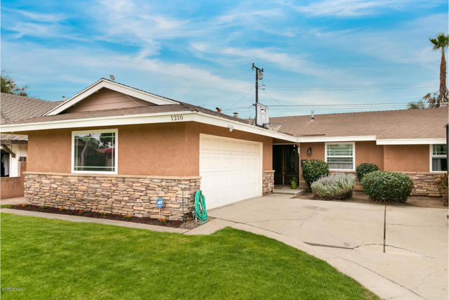 1210 Elder Street, Oxnard CA: https://media.crmls.org/mediaz/d0e270e0-b95e-4d55-b1ef-e3bade9b1633.jpg