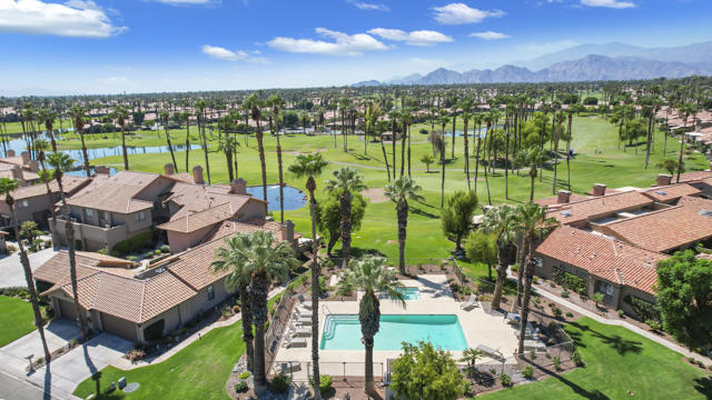 38019 Crocus Lane, Palm Desert CA: https://media.crmls.org/mediaz/d0e2712c-f890-49ba-82ab-df056d3d4b1a.jpg