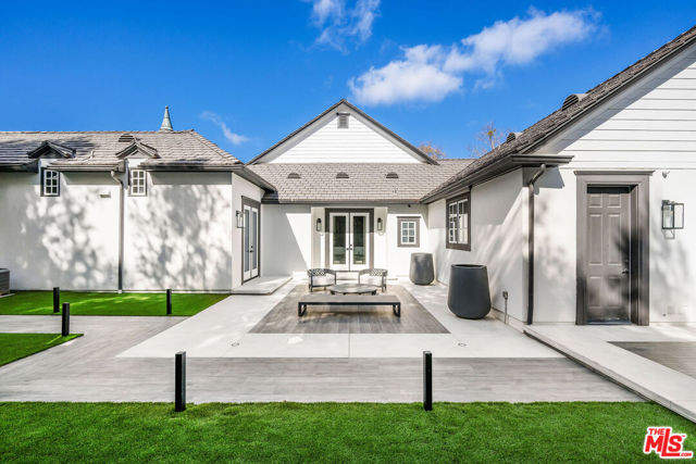 1 Falconridge Drive, Coto de Caza CA: https://media.crmls.org/mediaz/d0e2ab16-93d5-416e-b269-4f6aeb1f1cab.jpg