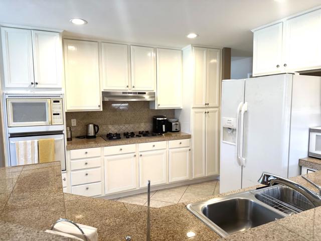 Image 8 of 29 For 76961 Sheffield Court