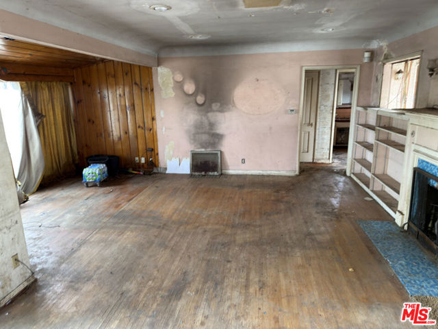 11229 Saticoy Street photo 8