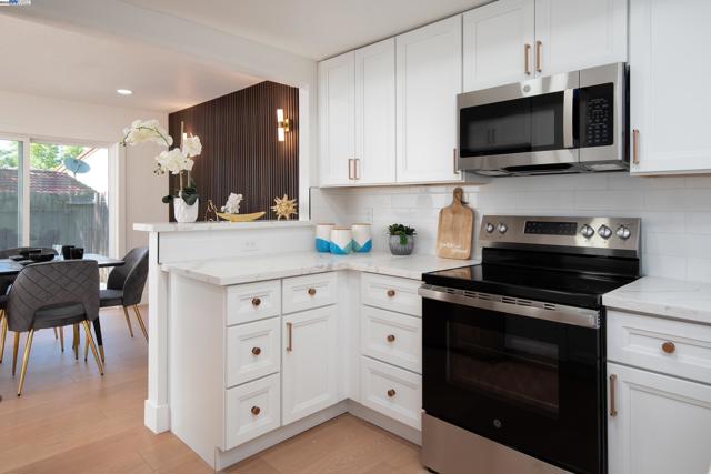 498 Via Royal, Walnut Creek CA: https://media.crmls.org/mediaz/d0e31e39-980c-4f1d-b07d-c33d9a9a940d.jpg