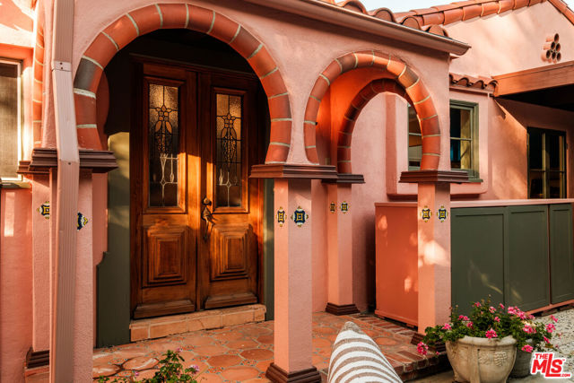 4 Bed Home for Sale in Los Angeles, California