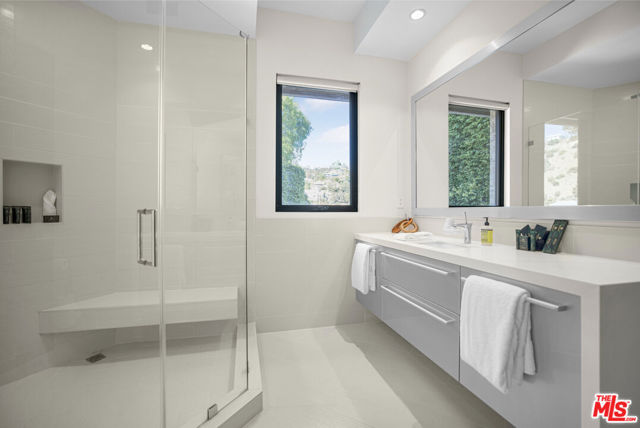 2501 Zorada Drive, Los Angeles CA: https://media.crmls.org/mediaz/d0e3d1ae-7a06-41df-9176-cf72867d1944.jpg