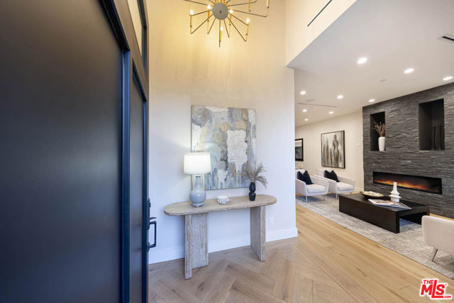 123 S Kilkea Drive, Los Angeles CA: https://media.crmls.org/mediaz/d0e3e640-4f3b-4f6f-bf73-97927f5d459f.jpg