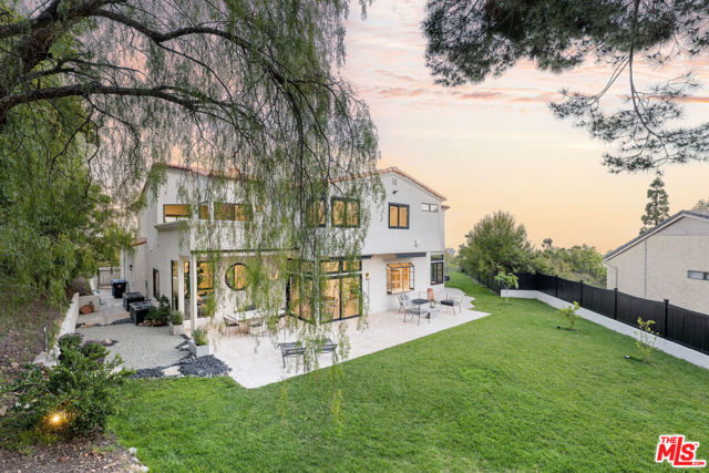 23458 W Moon Shadows Drive, Malibu CA: https://media.crmls.org/mediaz/d0e45b98-b5b3-47bb-a934-cf478f4c2b35.jpg