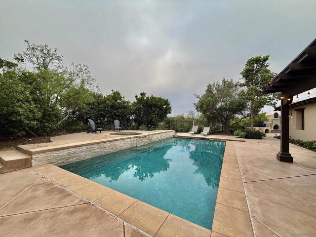 14911 Encendido, San Diego CA: https://media.crmls.org/mediaz/d0e4bf0f-aba1-4a32-b16b-32425d777e84.jpg
