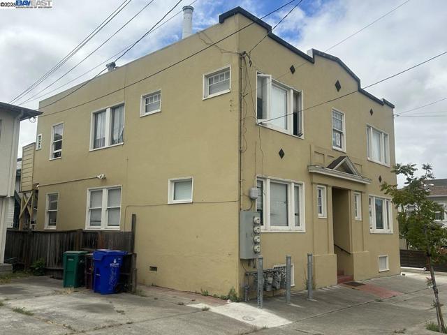 675 Brockhurst St, Oakland CA: https://media.crmls.org/mediaz/d0e5744e-a482-41d2-aa7a-a3454a54babd.jpg