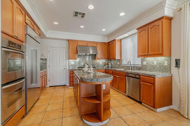 4224 Indigo Oak Court, San Jose CA: https://media.crmls.org/mediaz/d0e5ddbc-f85a-4ca2-b7d9-e79ae25dd17c.jpg