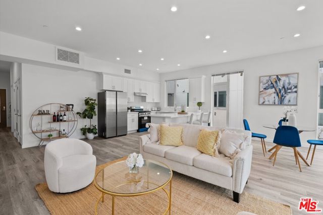 5114 Cahuenga Boulevard, North Hollywood CA: https://media.crmls.org/mediaz/d0e62376-7bd0-4143-8cfd-125a534d19ef.jpg