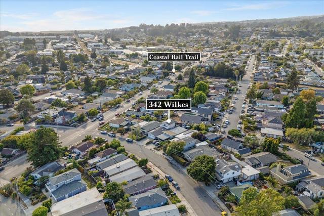 342 Wilkes Circle, Santa Cruz CA: https://media.crmls.org/mediaz/d0e6366c-b98e-4d49-93ef-1423dbb056f7.jpg