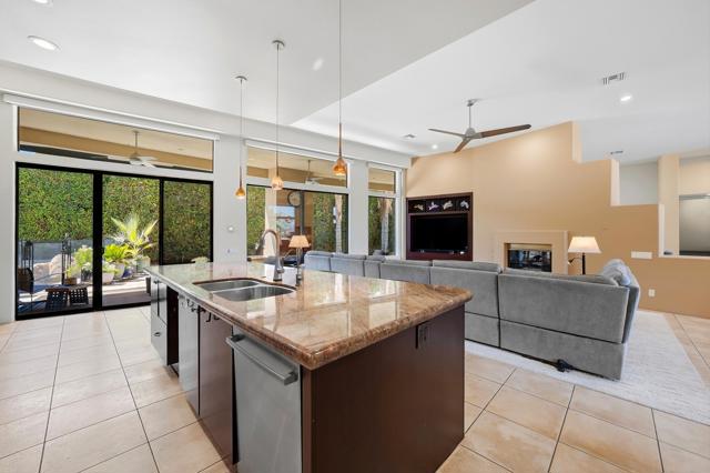 47200 Desert Lily Drive, Palm Desert, CA 92260