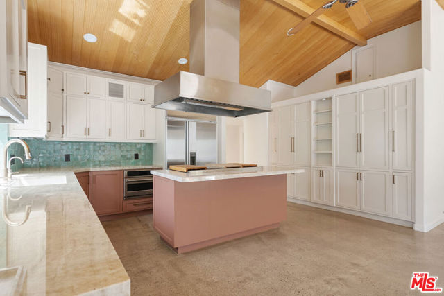 2049 Watson Street, Glendale CA: https://media.crmls.org/mediaz/d0e6ef49-1a51-4574-9faa-50e3e7184f3f.jpg