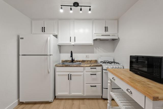 Image 5 of 16 For 207 Walnut Avenue