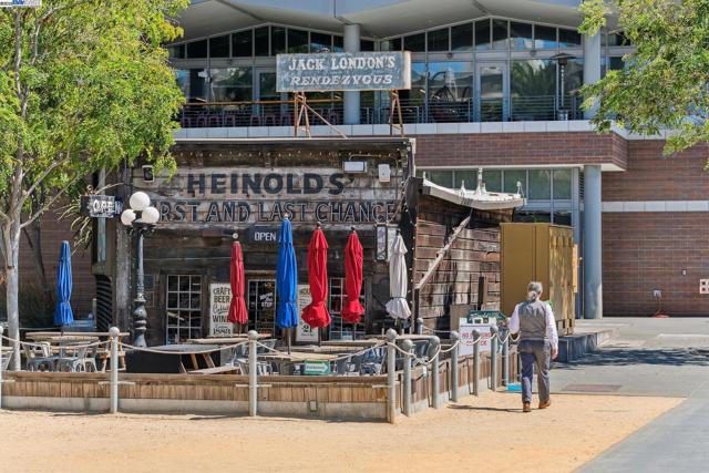 222 Broadway, Oakland CA: https://media.crmls.org/mediaz/d0e88aaf-a61f-44dd-a280-fb75a412a053.jpg