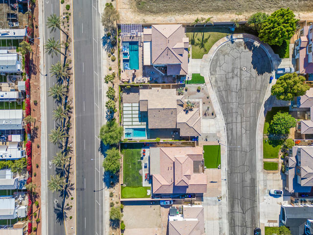 43820 Cape Cod Court, Indio CA: https://media.crmls.org/mediaz/d0e922ac-6529-4353-84ed-e8b631765452.jpg
