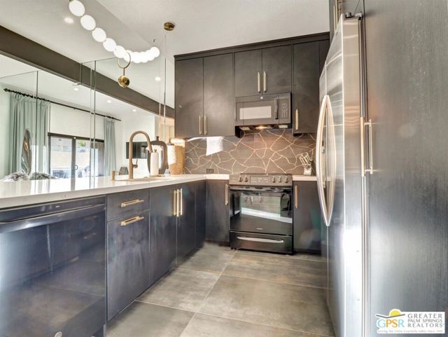 73429 Foxtail Lane, Palm Desert CA: https://media.crmls.org/mediaz/d0e948a8-9d9b-46fa-97a8-c529071e7c72.jpg