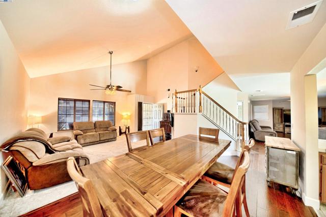 4516 Old Mill Ct, Salida CA: https://media.crmls.org/mediaz/d0e98abb-03c9-48f8-bc31-5d480f020a73.jpg