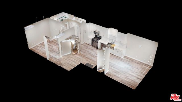 2811 W 46th, Los Angeles CA: https://media.crmls.org/mediaz/d0e9cbe5-0b9a-4061-aad1-7c90107a34ed.jpg