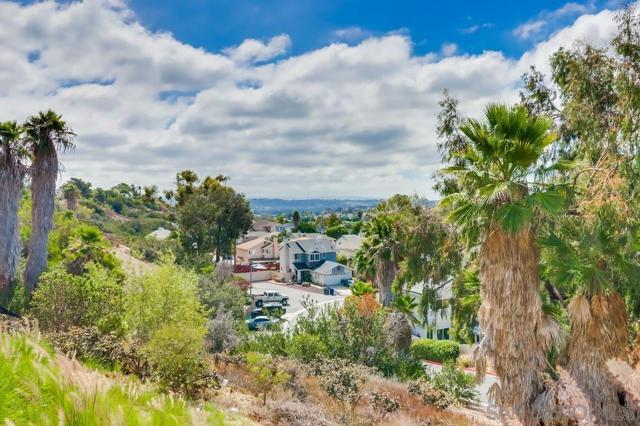 8233 Warmwood Ave, Spring Valley CA: https://media.crmls.org/mediaz/d0ea0325-1c60-48da-9b8c-7ea51a3d44da.jpg