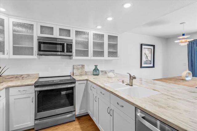 1757 30th Avenue, Santa Cruz CA: https://media.crmls.org/mediaz/d0eac2e6-0da7-425c-9cb4-b2e89892e106.jpg