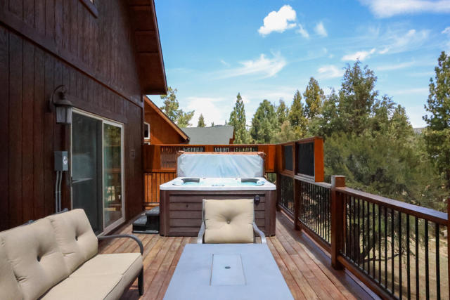 289 Stony Creek Road, Big Bear CA: https://media.crmls.org/mediaz/d0eaf91a-4344-4514-b25d-4584bd8781ab.jpg