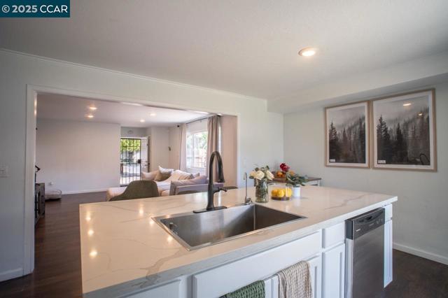 9 W Madill St, Antioch CA: https://media.crmls.org/mediaz/d0eb8937-a9f2-44e6-a45f-bb9c12ecb91e.jpg