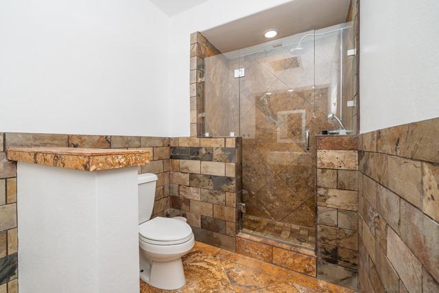 5 Rolling View Lane, Fallbrook CA: https://media.crmls.org/mediaz/d0eca008-e2ef-43dd-a13c-5fe615a2f95f.jpg