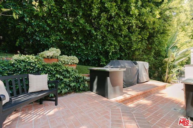 2055 Outpost Drive, Los Angeles CA: https://media.crmls.org/mediaz/d0ecd8c0-d0d9-475a-a176-89c399140999.jpg
