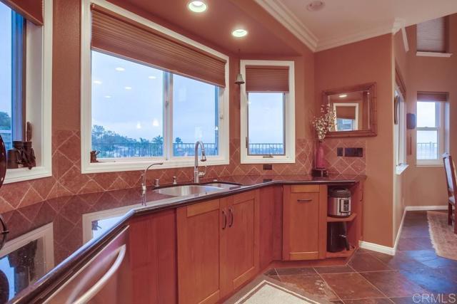 Detail Gallery Image 27 of 74 For 7046 via Ostiones, Carlsbad,  CA 92009 - 5 Beds | 3 Baths